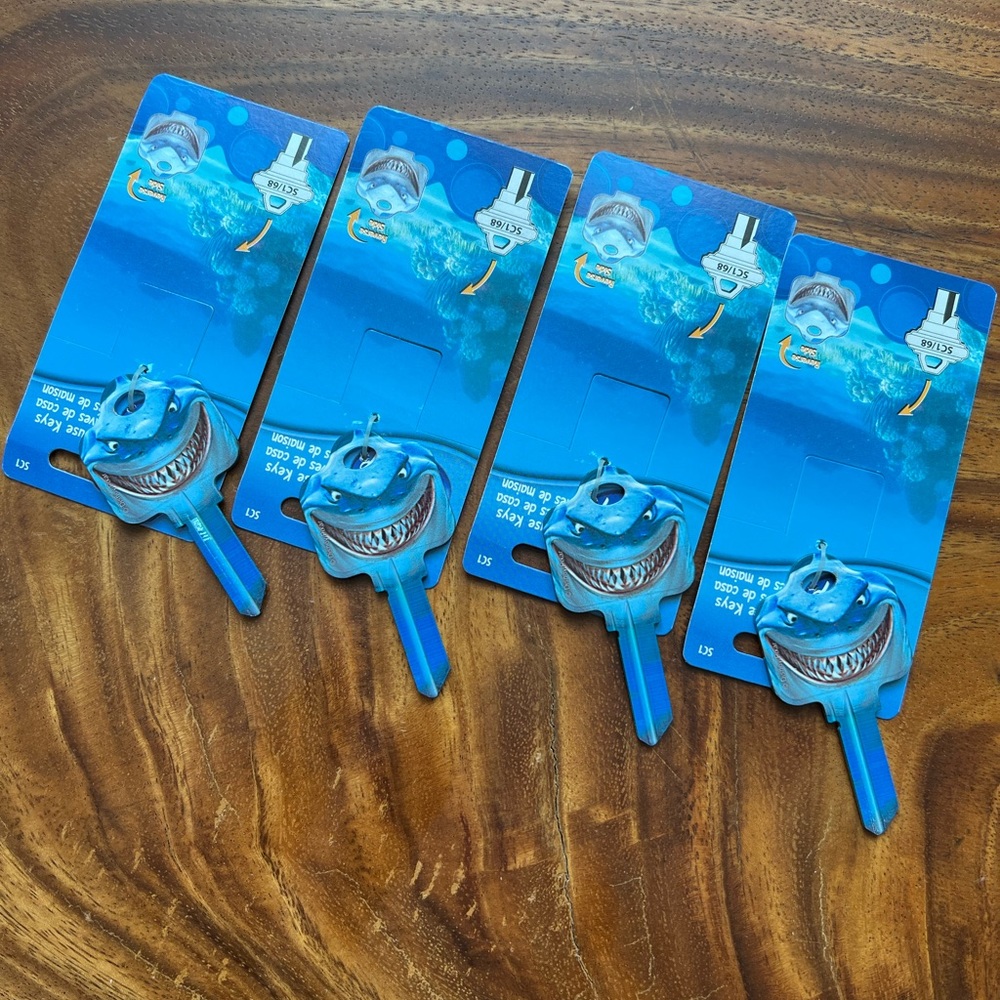 Finding Nemo House Keys - Picture 2 of 5